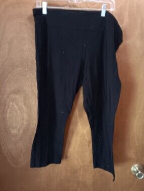 Time And Tru Black Stretch Capri Leggings